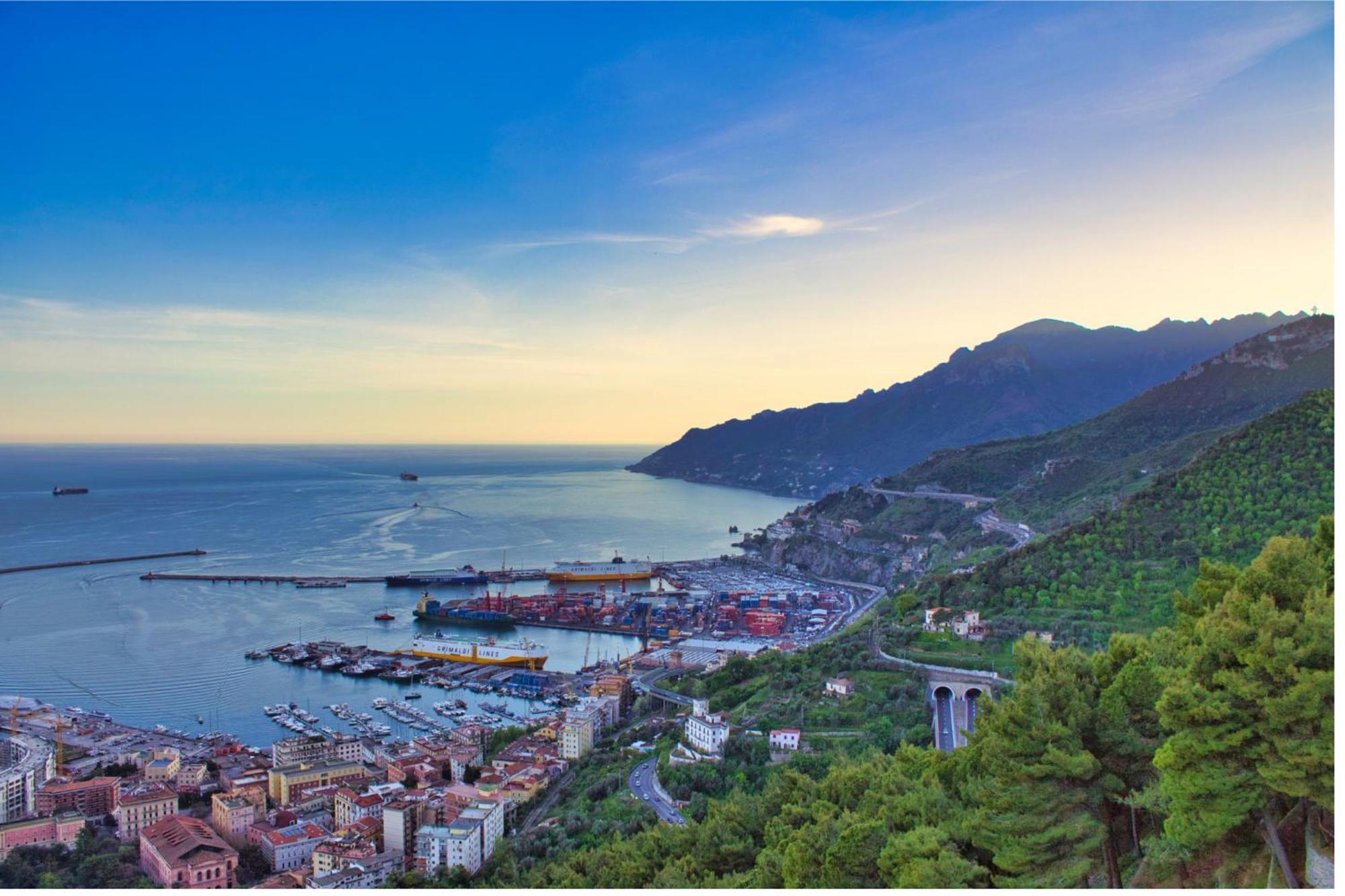 Mare Luna - Appartamento Nel Centro Storico Di Salerno Eksteriør billede