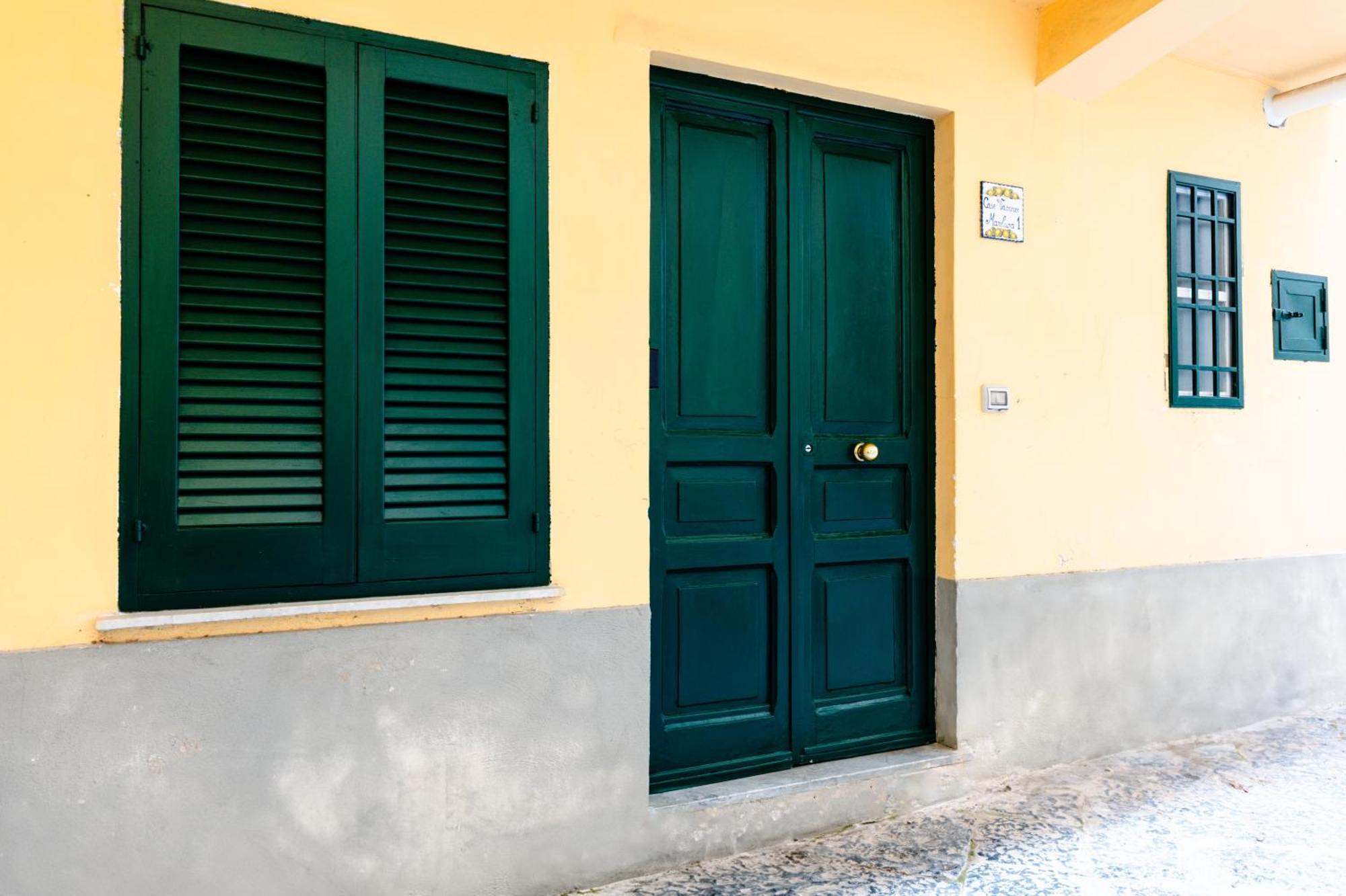 Mare Luna - Appartamento Nel Centro Storico Di Salerno Eksteriør billede